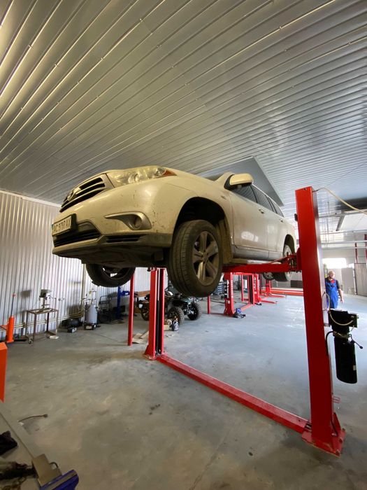 б/у двухстоичный подъемник для СТО. Готов к отгрузке.