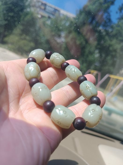 Браслет з нефриту