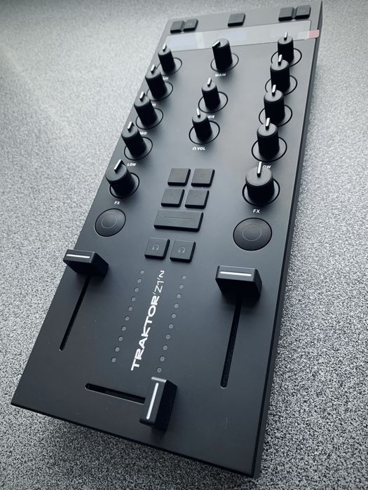 Traktor Kontrol Z1 MK2