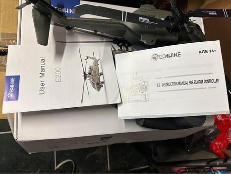 Helicóptero eachine e-200