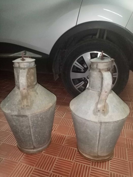 Cantaros em zinco