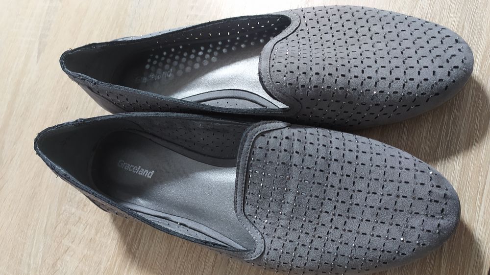 Продаю жіночі туфлі