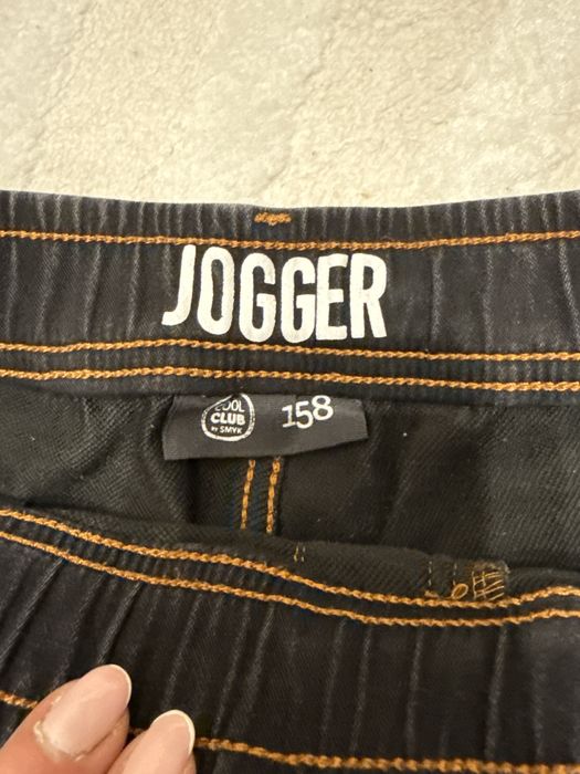 Spodnie chłopięce typu Jogger 158 stan bardzo dobry
