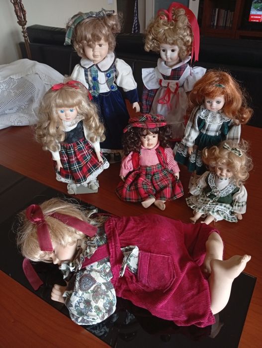 Bonecas de porcelana