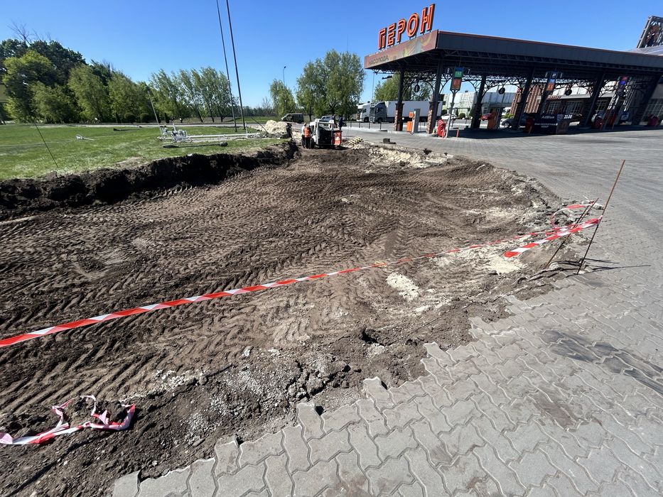 Послуги екскаватора-навантажувача Hidromek