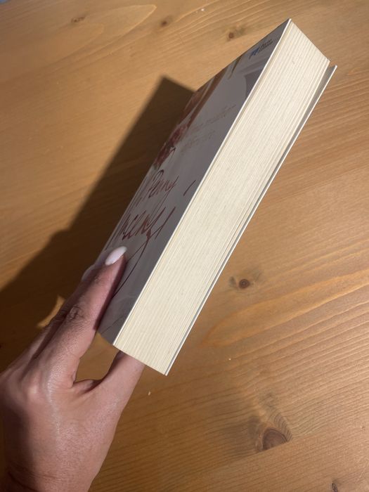 Livro “Uma Mulher Diferente” de Penny Vincenzy