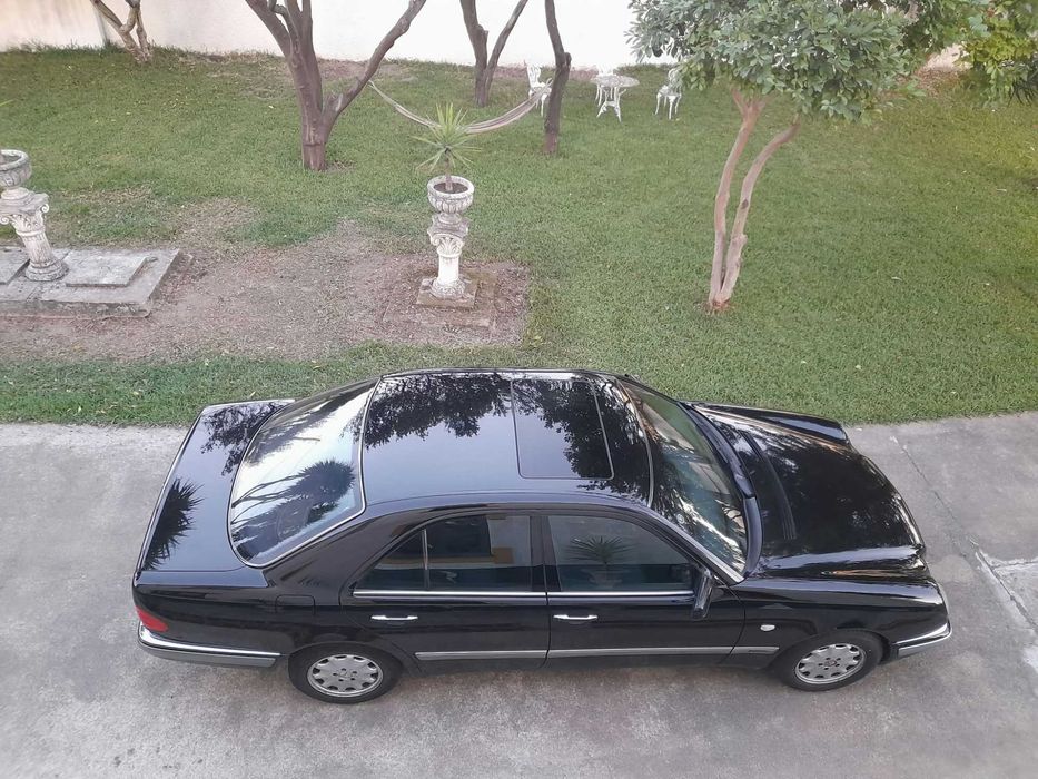 Mercedes-Benz E 200