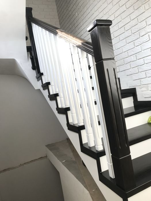 Деревʼяні сходи, сходи, сходинки, металевий каркас, підсходинка