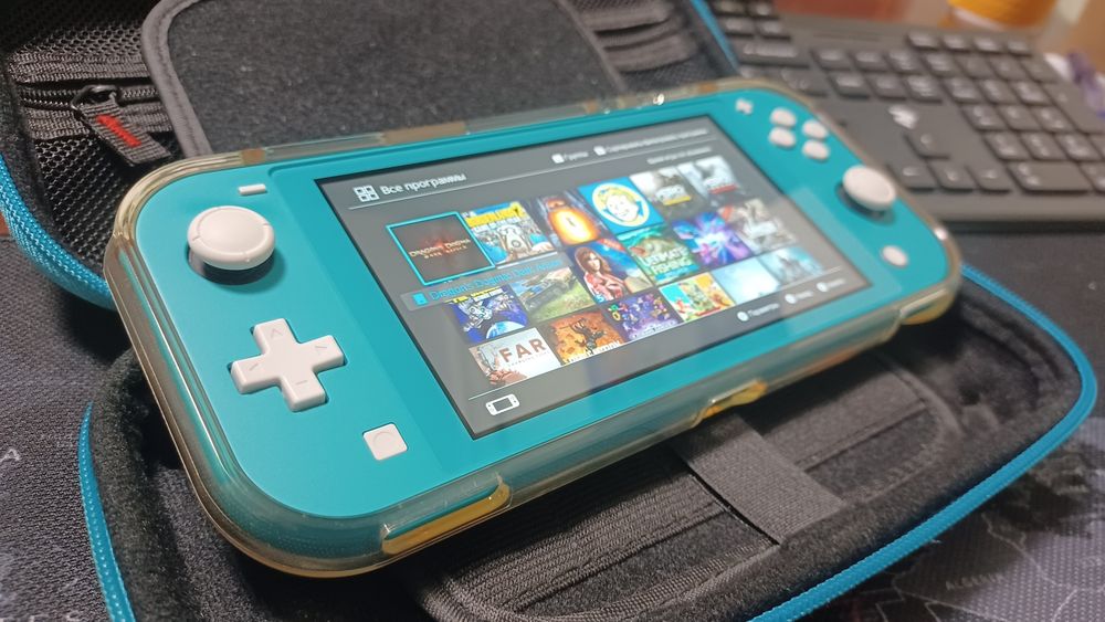 Продам Nintendo Switch Lite