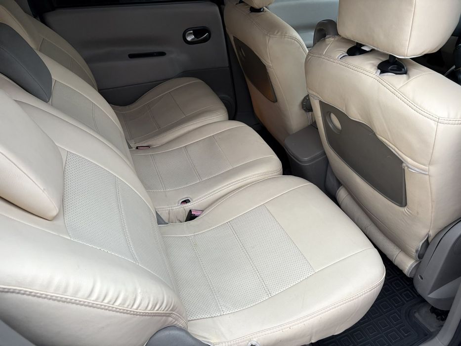 Гарний сценік 7 мі містний!