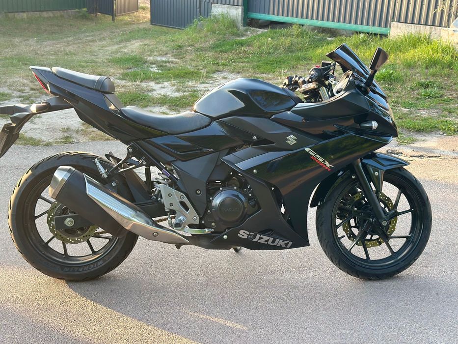 Мотоцикл Suzuki gsx250r