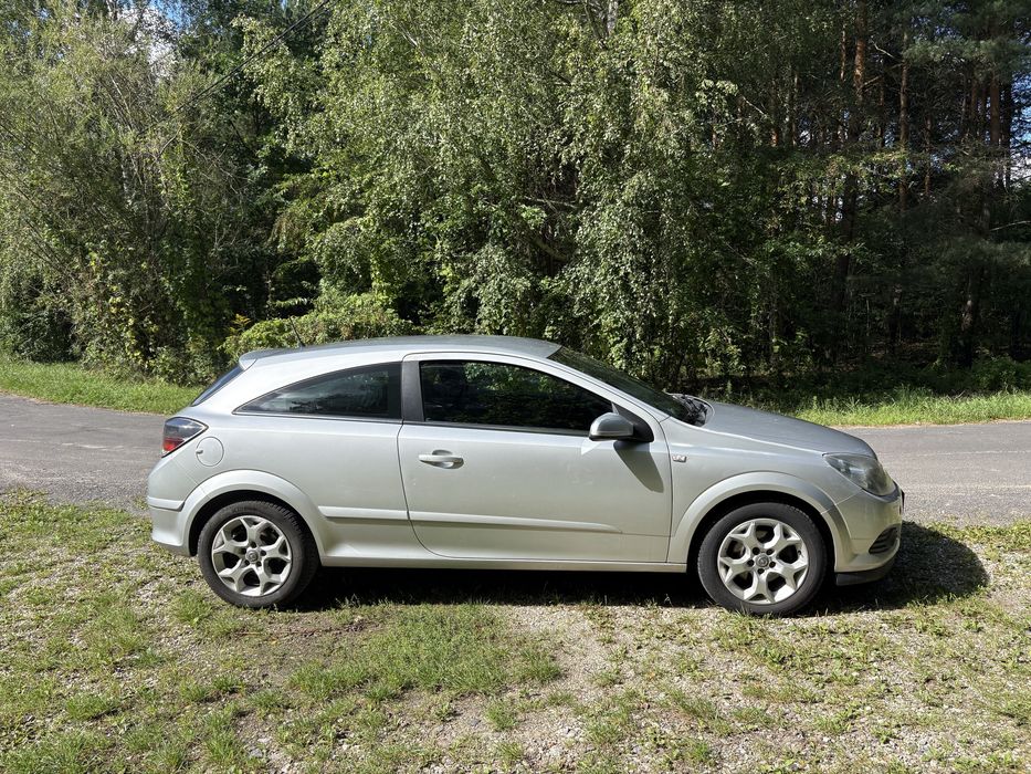 Opel Astra H GTC 1.4