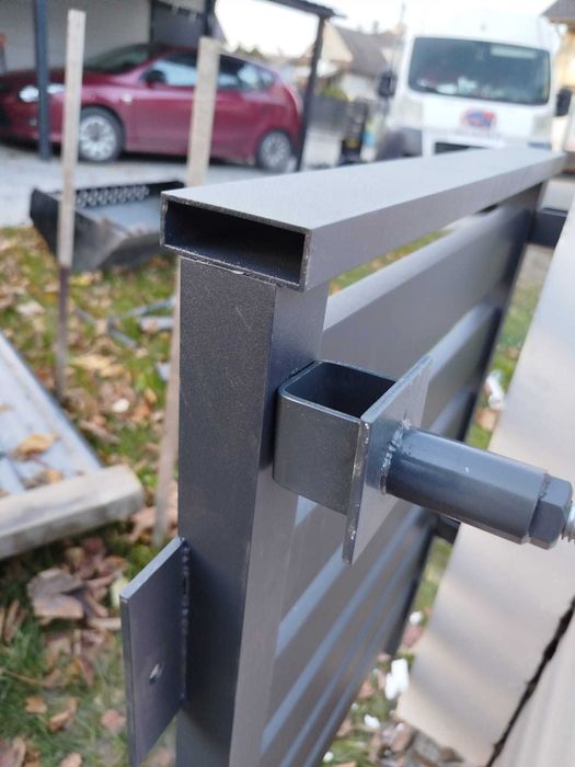 Mocowanie elementu do ściany zewnętrznych , mocowanie balustrad, belek