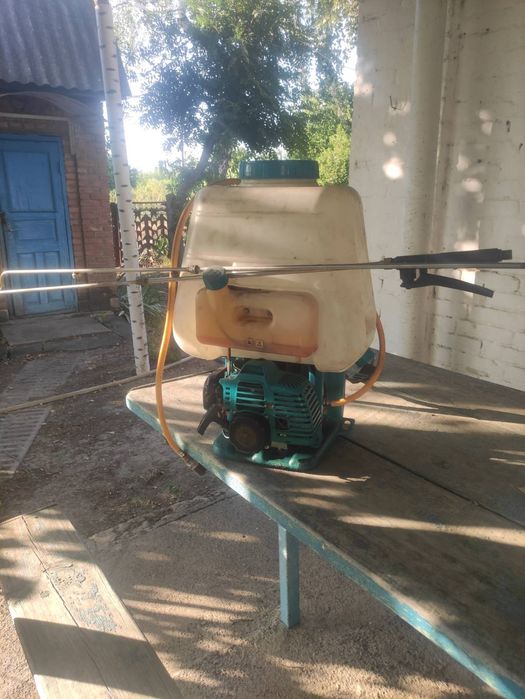 Обприскувач бензиновий Sadko GSP-3325