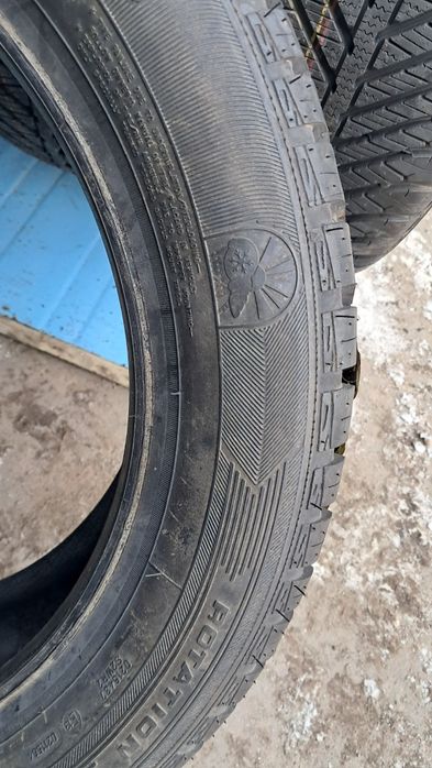 225/50R17 94V Goodyear vector4 seasons