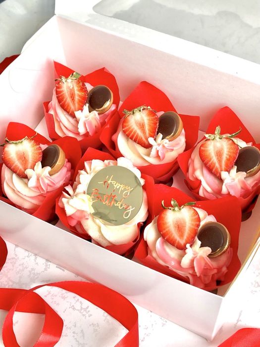 Торти/Бенто-тортики/Меренгові рулети/Капкейки