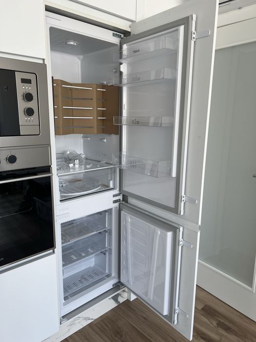 Combinado de Encastre Teka CI3 330 NF (Novo / Nunca Usado)
