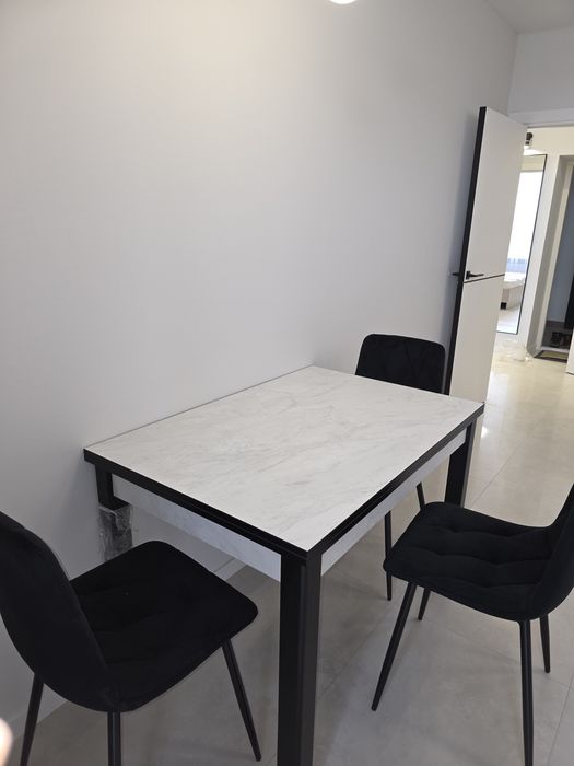 Здається 1 кім.На поділлі,новобуд,ніхто не проживав