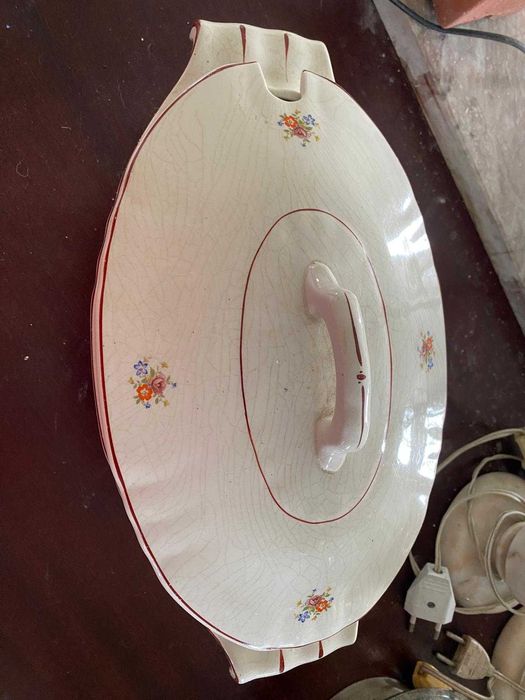 Terrina da ​Fábrica de Loiça de Sacavém, "Gilman & C.a