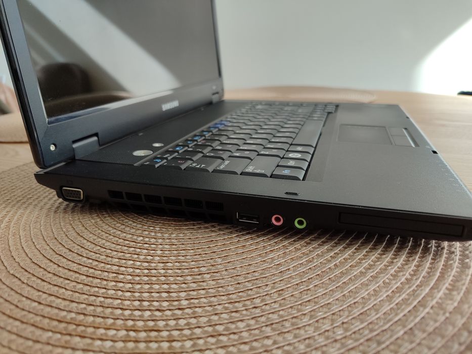 Ноутбук Samsung R60 (NP-R60XY01/SEK) робочий з зарядкою