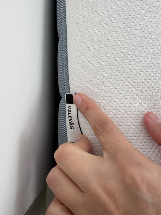 Cama IKEA + estrado + colchão e 4 gavetas