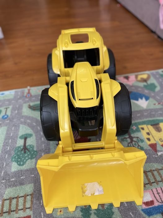 Бульдозер, толокар, екскаватор Wader Maximus