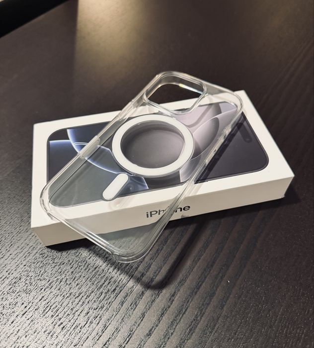 iPhone 16 Pro com capa Apple - Impecável!