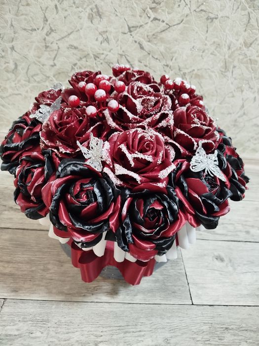 Квітковий букет з атласу