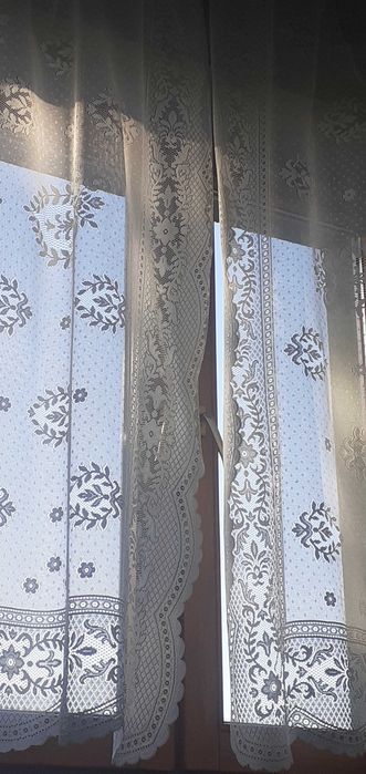 Firany krótkie żakardowe w stylu retro 2 kpl 75 zl