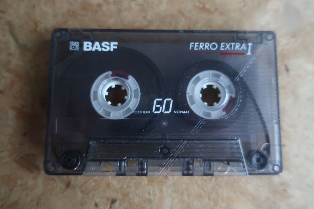 4 Cassetes de aúdio - Sony, Philips, BASF