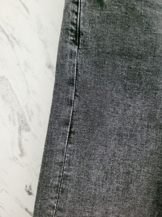 Spodnie jeansy 36 S slim fit z dżetami perły