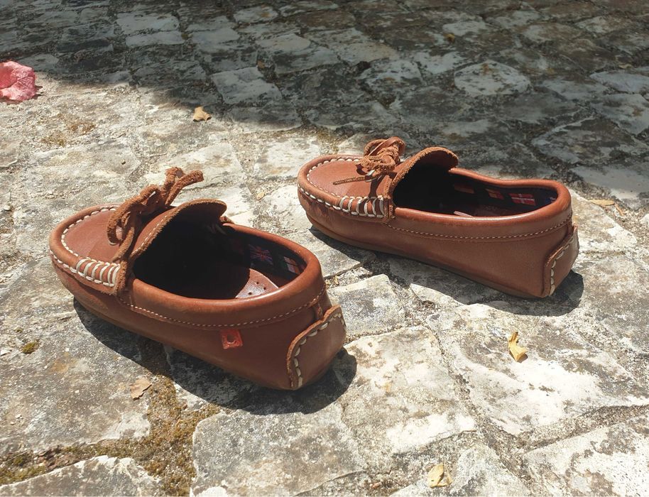 Sapatos vela tamanho 24