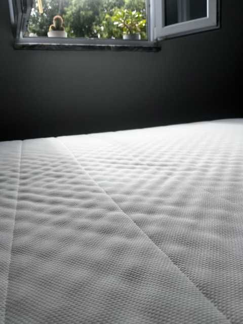 Colchão de espuma 200x140cm · Como novo