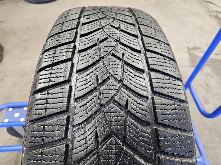 1x 215/65R17 99V Goodyear UltraGrip Performance SUV GEN-1 [1410]
