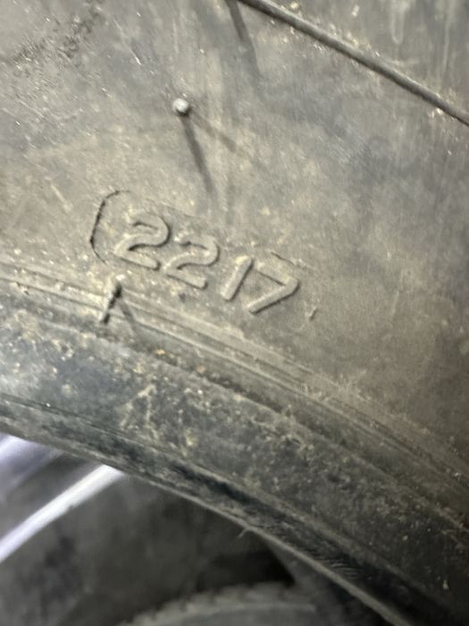 Шини 255/65 R17 Bridgestone Blizzak зимние пара.