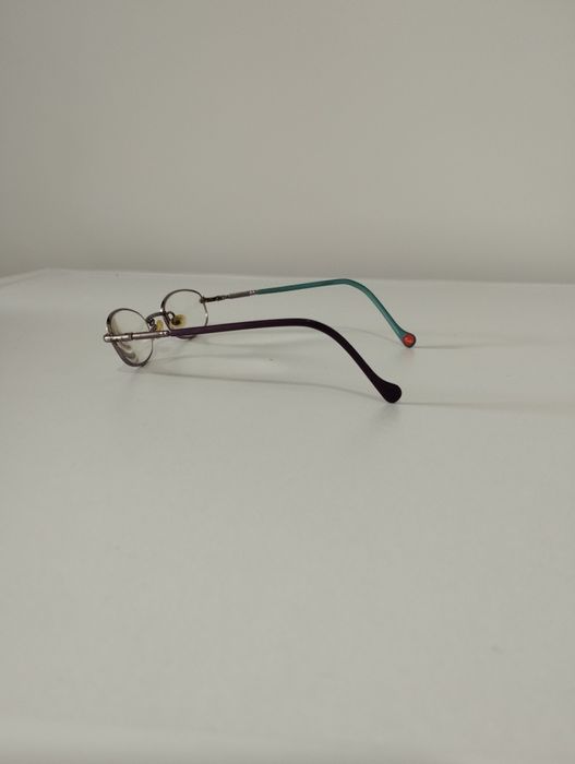 Armação de metal colorida para criança