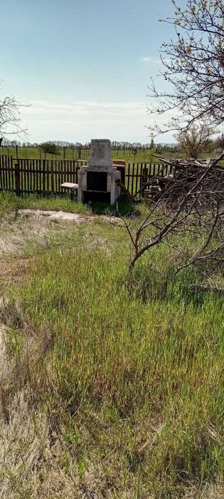 Продам участок с летним домиком рядом с морем