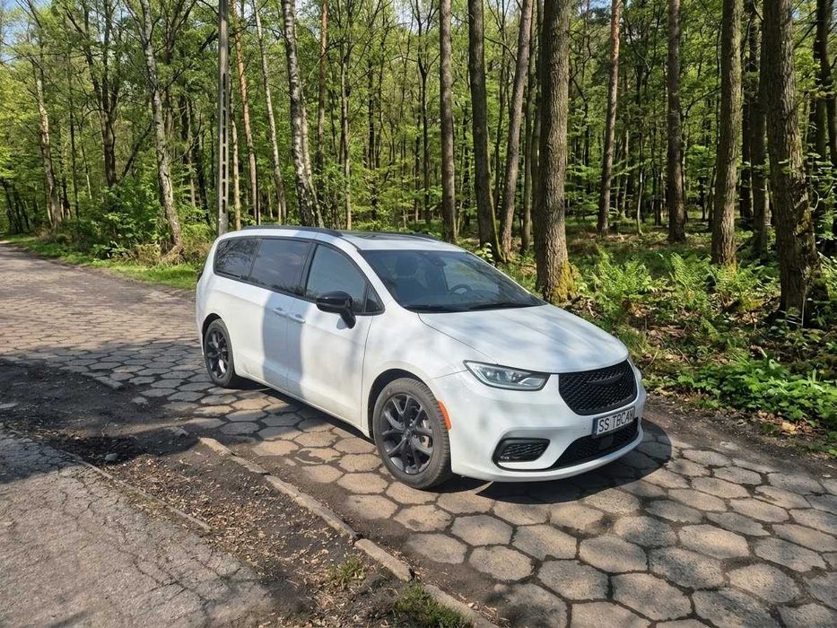 Mini Van Chrysler Pacifica 7-osobowy benzyna/gaz wynajem Śląsk