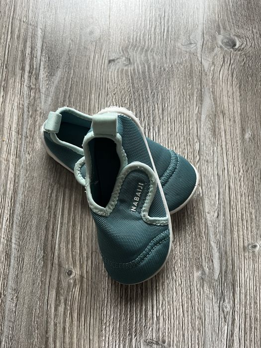 Buty do wody Decathlon rozmiar 24-25