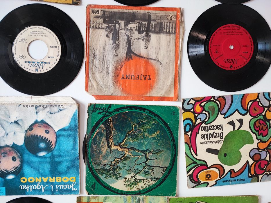 Zestaw małych płyt winylowych