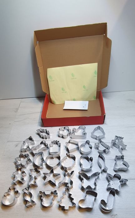 Foremki duży zestawdo wykrawania pierników/ ciasteczek 30 sztuk