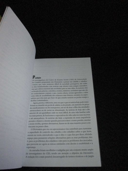 Livro Dicionário das Crises e das Alternativas