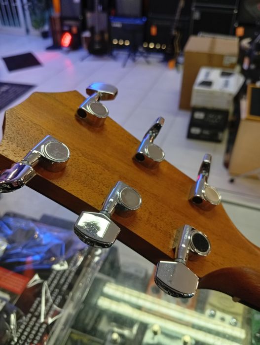 Guitarra Taylor 214ce