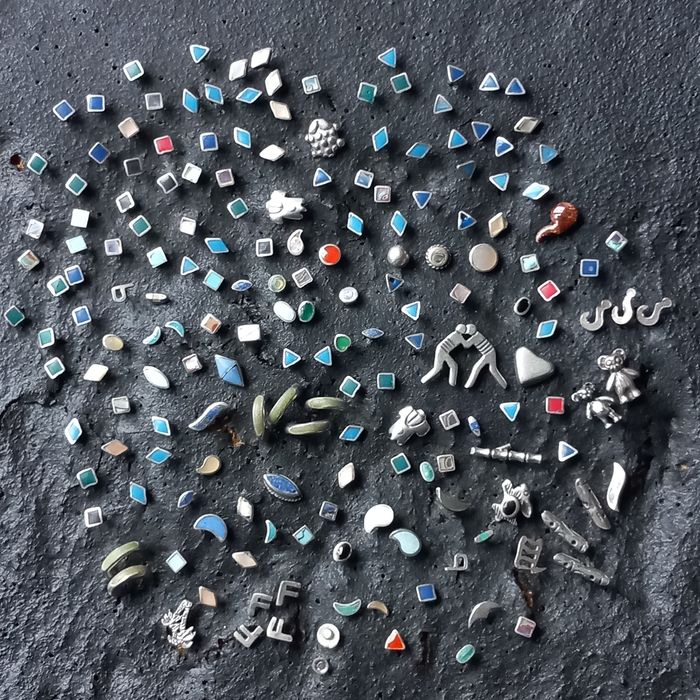 Brincos pequenos em prata