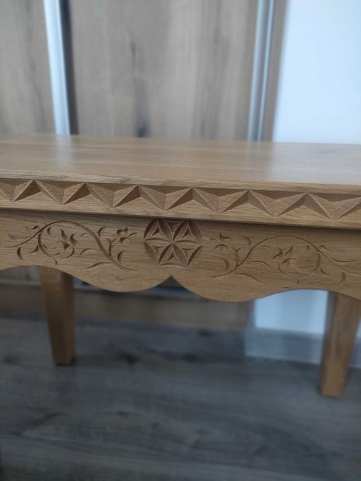 Sprzedam nowy dębowy stolik kawowy