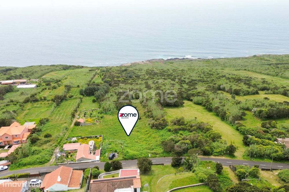 Terreno com 1331m2, no Capelo na Ilha do Faial