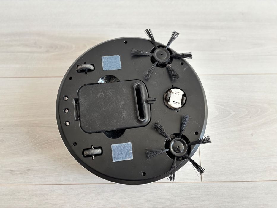 Robot sprzątający – odkurza, zamiata Mini używany, z ładowarką BEZWIFI