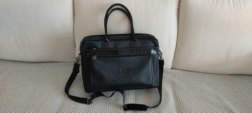 Mala executiva em pele