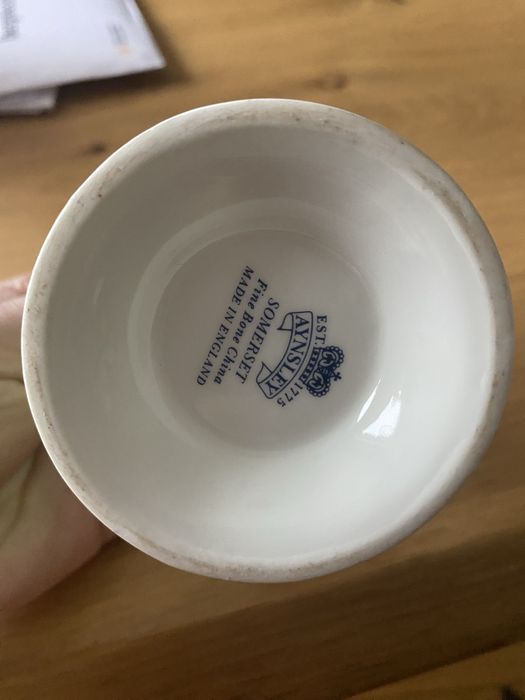 Porcelanowy wazonik aynsley