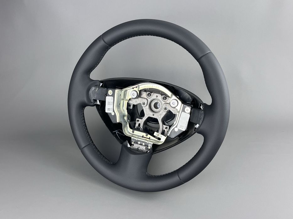 Руль Nissan Leaf